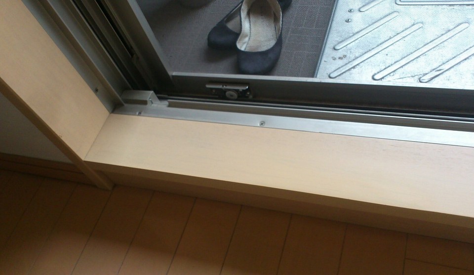 お客様宅で色と木目柄を合わせたウレタン再生塗装仕上げで完了です。