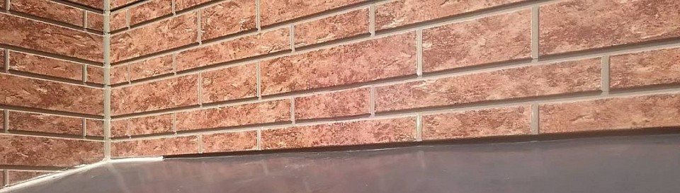 色を数種類作り、柄を描いて、全体的にコーティングして完了です。