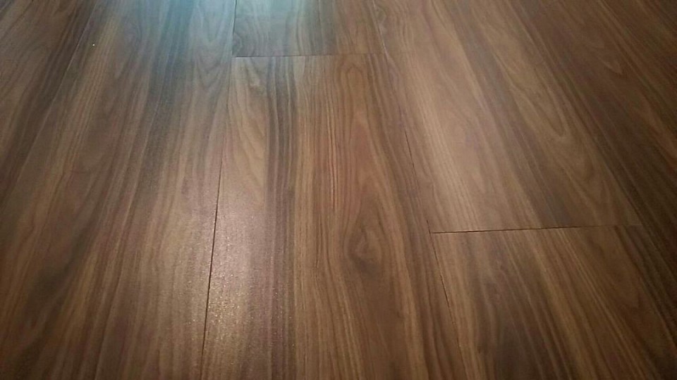 お部屋全体のバランスも整えて長い線状キズ補修完了です。